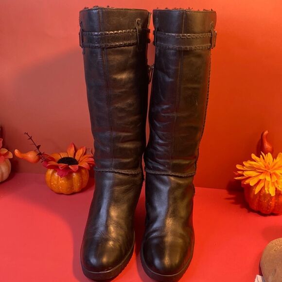 Ugg boots SZ 7 - Picture 1 of 7